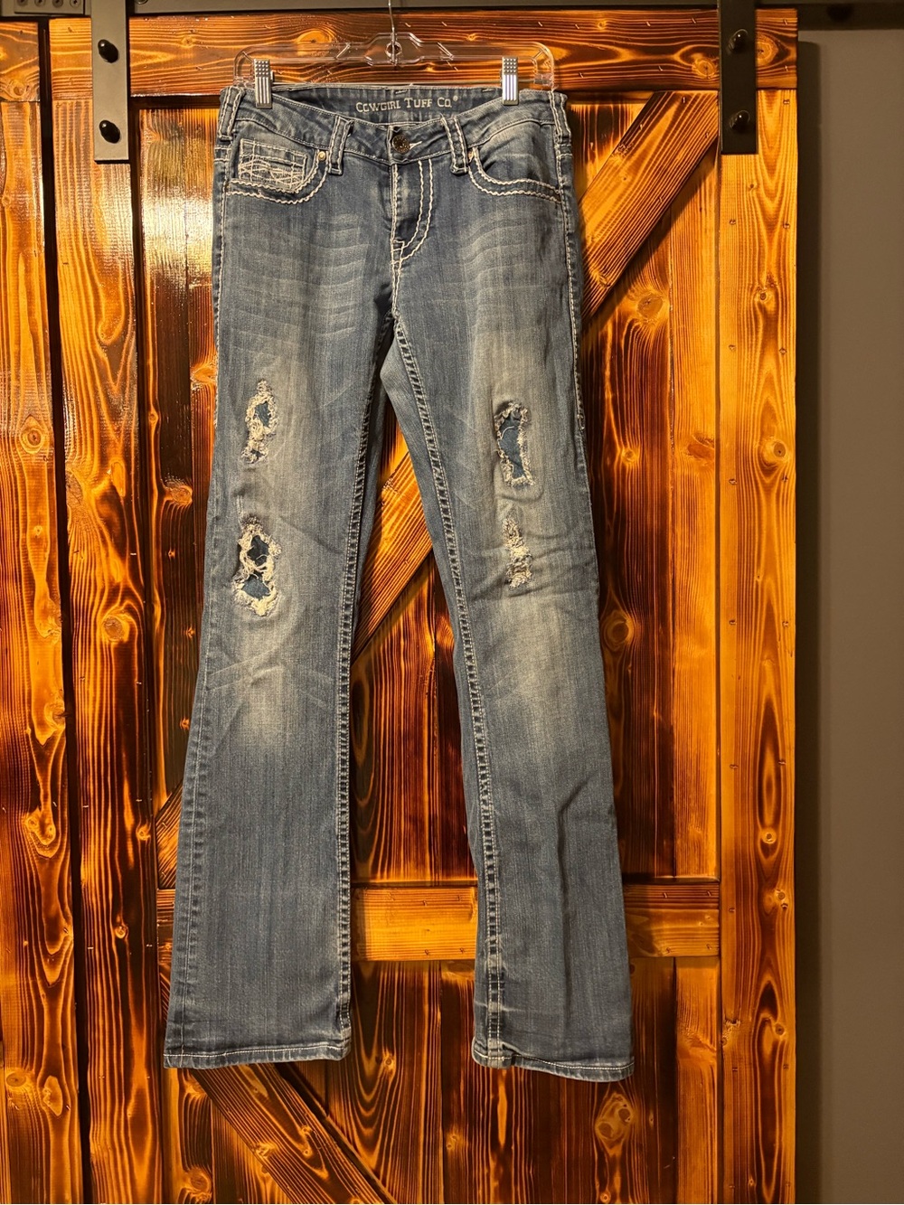 Cowgirl tuff co “ain’t my day to care” boot cut jeans size 29x35